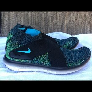 Nike FREE flyknit running shoes